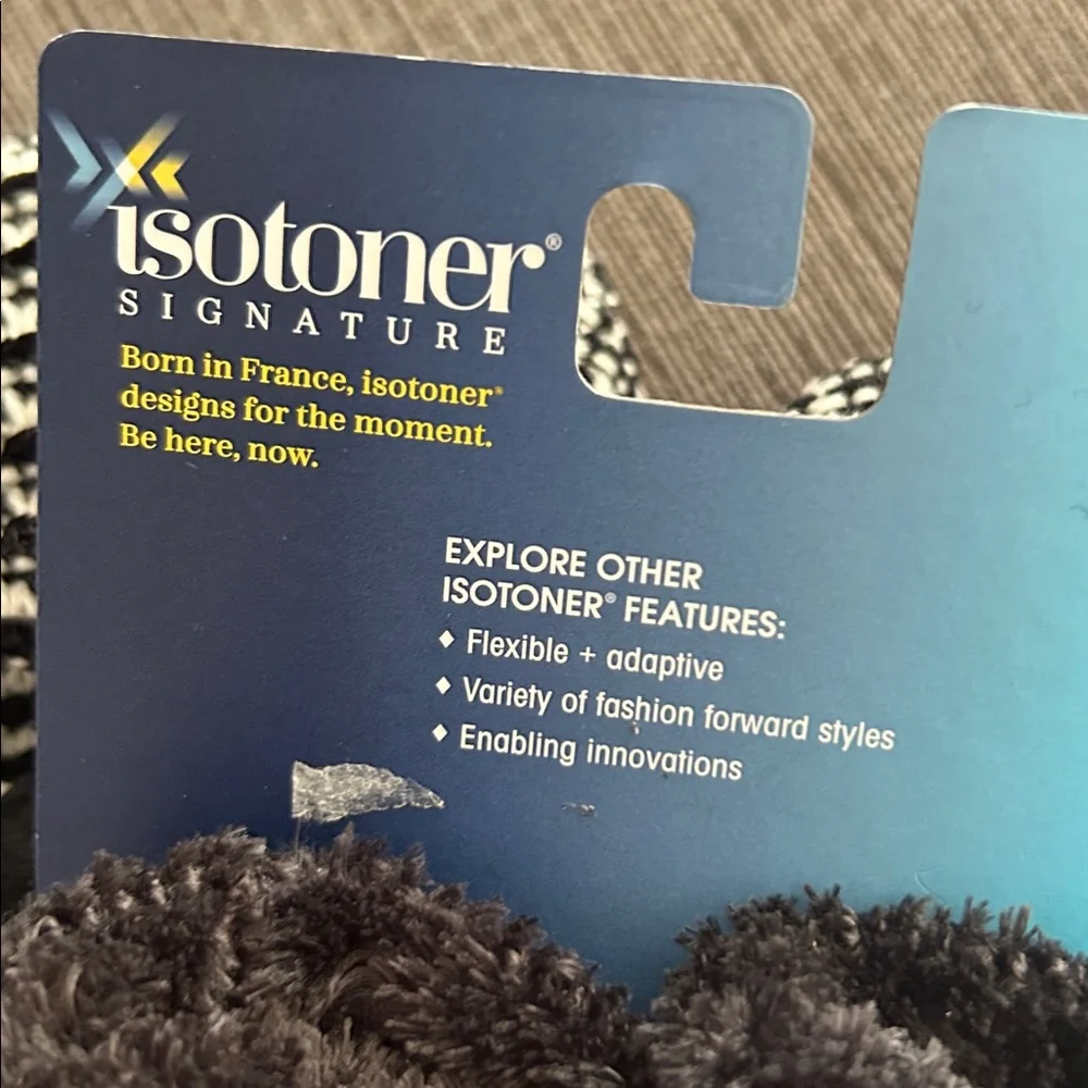 ISOTONER SIGNATURE Cozy Lined Black and white Plaid Knit Mittens OS NWT - Picture 5 of 5